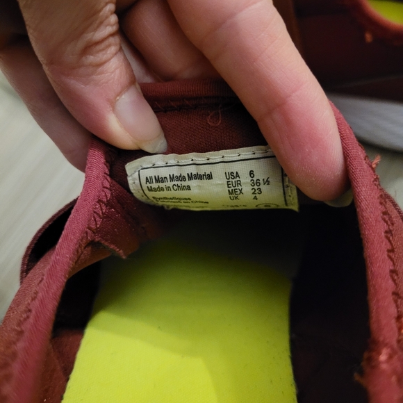 Champion running shoe - Picture 3 of 3